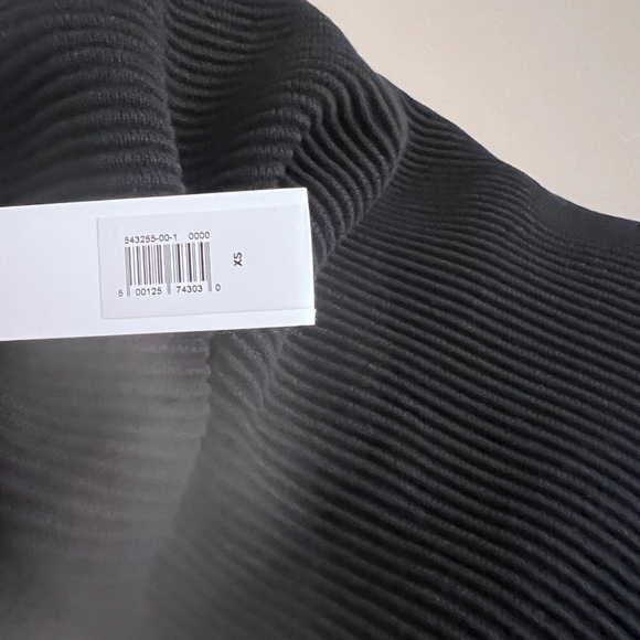 NWT Banana Republic Ribbed Tank - Picture 4 of 4